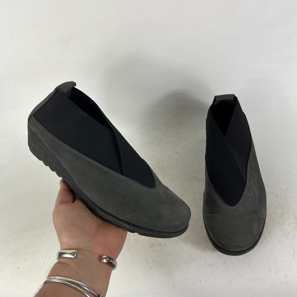 The Flexx Wedge Comfort Shoes Womens 7.5 Gray Leather Slip-On Cross Band Preppy